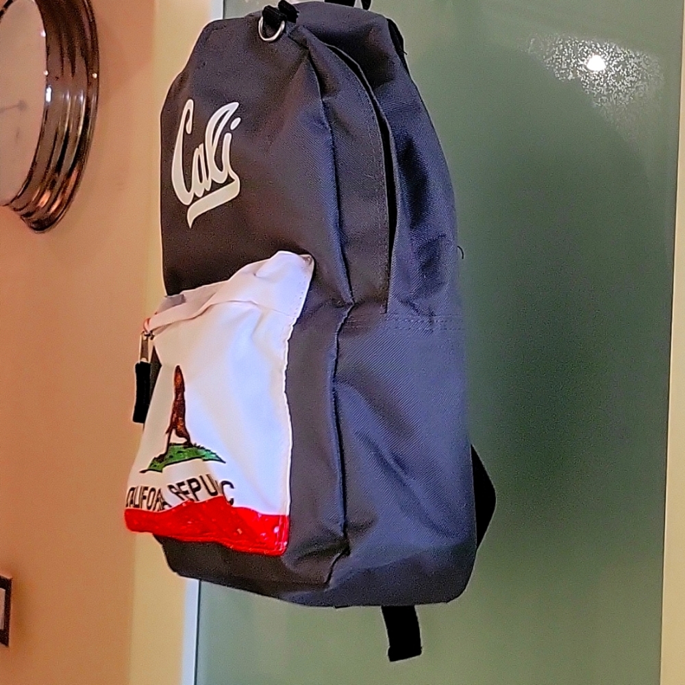 "Cali" Backpack - Picture 4 of 4